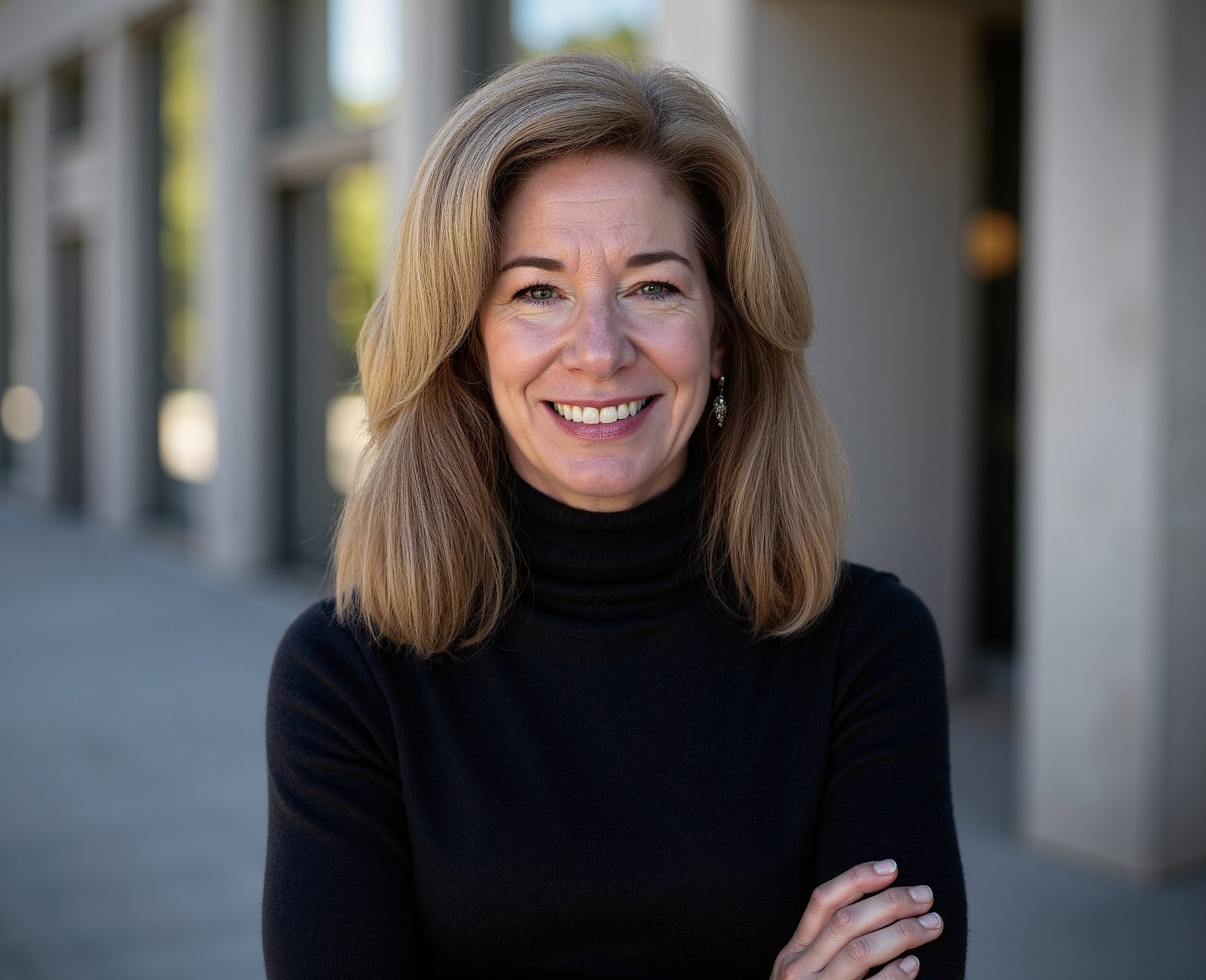 real estate agent explaining the NAR settlement appeal to buyers and sellers