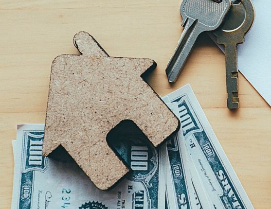 cash offers Citrus County home buyers keys and money image