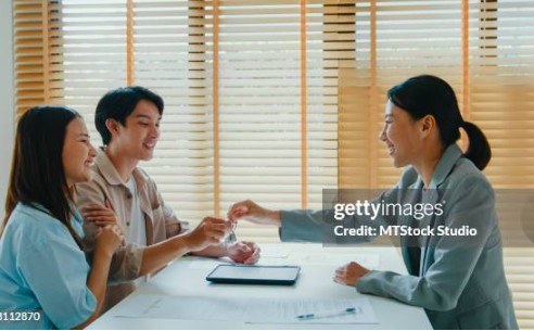 seller concessions Citrus County buyers reviewing closing paperwork